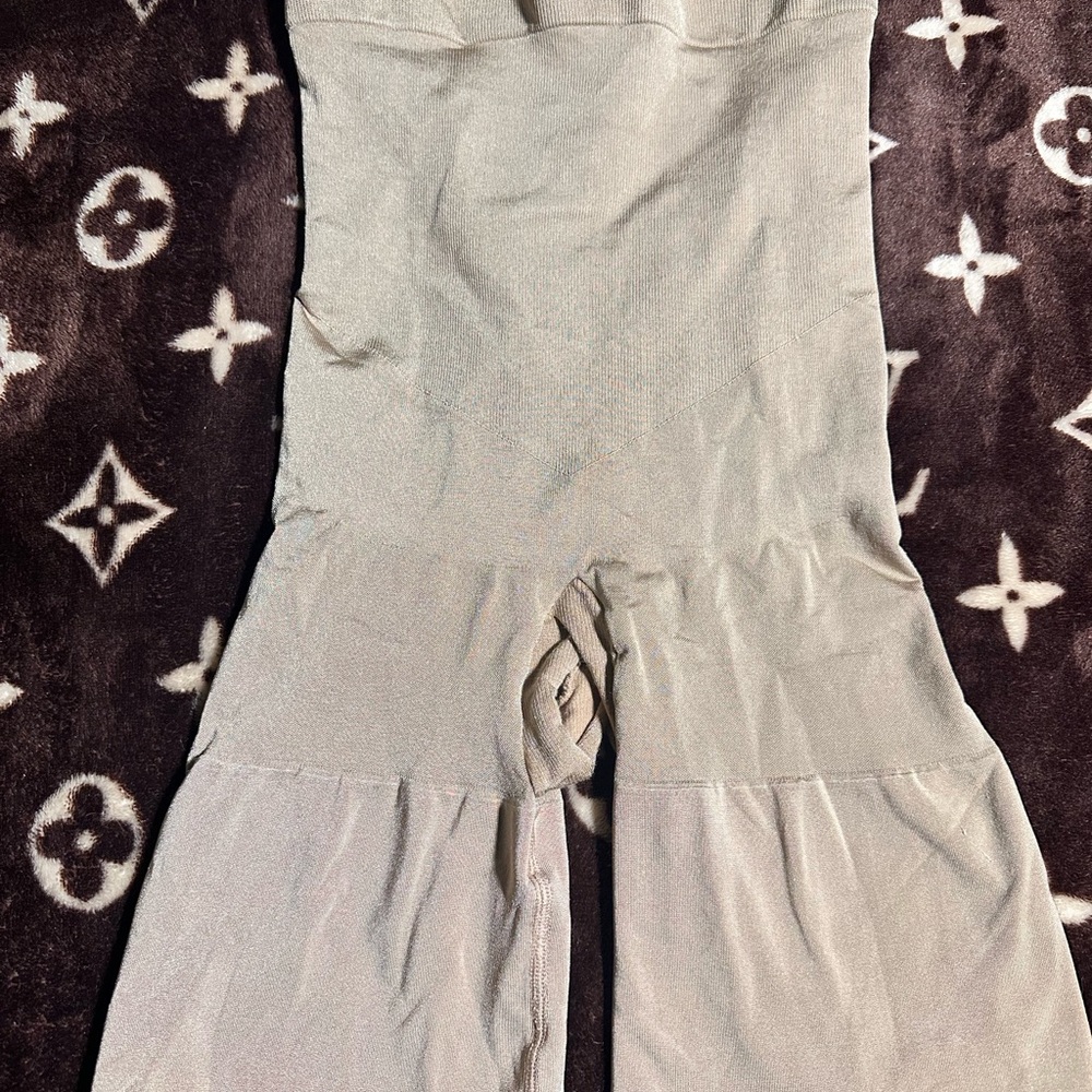 SPANX shapewear size Medium